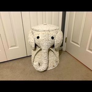 Elephant hamper